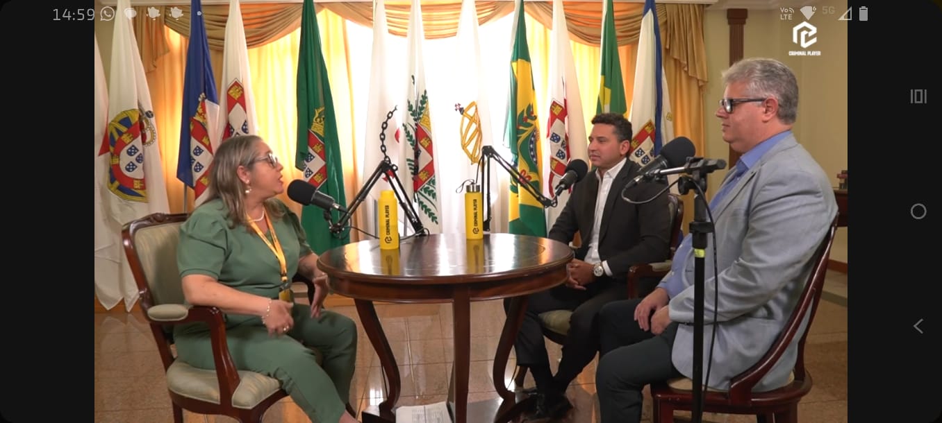 Marília Brambilla, Asdrubal Neto e Asdrubal Júnior durante a gravação do Podcast Criminal Player